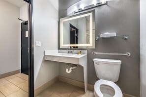 Bathroom - Best Western Plus Liberal Hotel & Suites (Liberal)