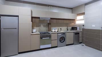 Deluxe-Apartment, 4 Schlafzimmer, Balkon, Stadtblick | Eigene Küche