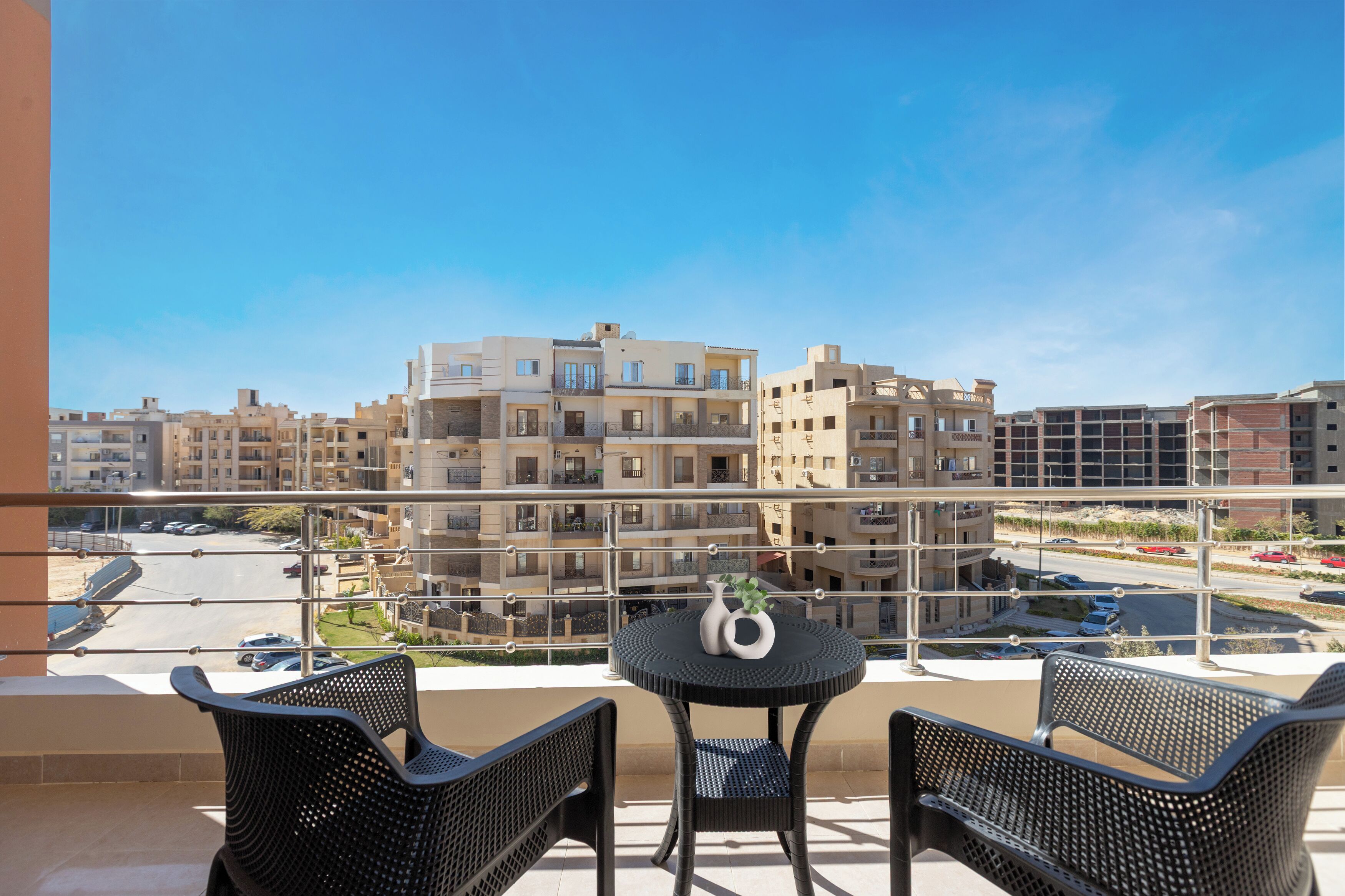 Deluxe Studio Suite, 1 King Bed, Balcony, City View | Terrace/patio