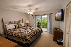 2 bedrooms, free WiFi, bed sheets - Creekside Gatlinburg Condo-Walk to Strip-Mountain view (Gatlinburg)
