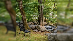 Property grounds - Creekside Gatlinburg Condo-Walk to Strip-Mountain view (Gatlinburg)