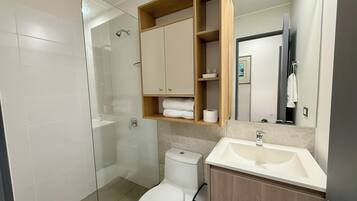 Apartment, Balkon | Badezimmer