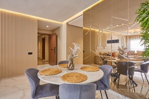Dining - Discover Casa: Stay in our 3-Bed Gem with Parking (Casablanca)