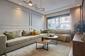 TV - Modern Elegance: 3 Bed Escape in Trendy Casablanca (Casablanca)