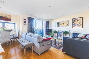 TV - Lovely Tower Bridge Residence (London)
