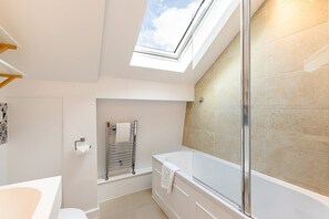 Hair dryer - Modern Camden Town Apartment (London)