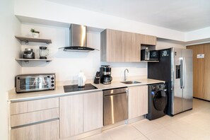 Luxury Apartment, Balcony, Sea View | Private kitchen - Sun Style & Location Viva Jaco Condo (Jacó)