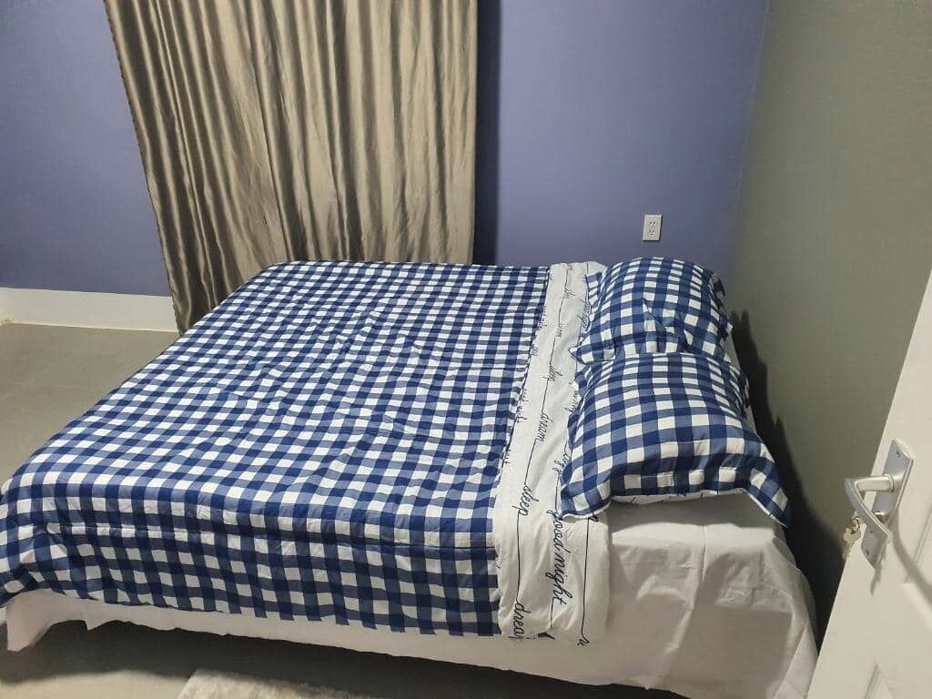 Internet, bed sheets