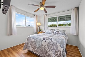 Iron/ironing board, WiFi, bed sheets - Private Hilo Oasis: Steps to Bayfront Cafes | 2 BR (Hilo)
