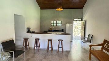 Ferienhaus, Terrasse, Poolblick