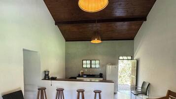 Ferienhaus, Terrasse, Poolblick