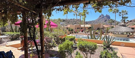 تناول الطعام بالخارج