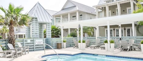 Apartment (3 Bedrooms) | Front of property