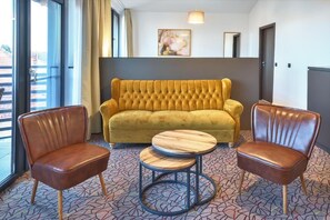 Căn hộ, ban công, quang cảnh thành phố | Khu phòng khách