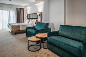 Family Double Room, City View | Egyptian cotton sheets, premium bedding, pillow-top beds, minibar - CHARM BOUTIQUE HOTEL (Satu Mare)