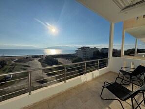 Property grounds - Charming 1-bedroom apartment with a beautiful view of the bay in vibrant Vlora (Vlorë)