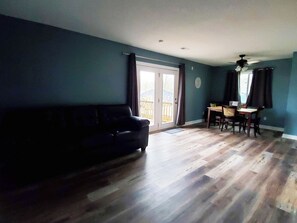 TV - 2 Bedroom - 2 Bath Lakefront (Climax Springs)