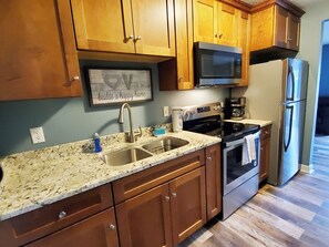 Fridge, microwave, oven, stovetop - 2 Bedroom - 2 Bath Lakefront (Climax Springs)