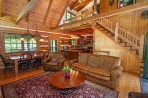 Smart TV, fireplace - Nature's Nest Bungalow (Seven Devils)