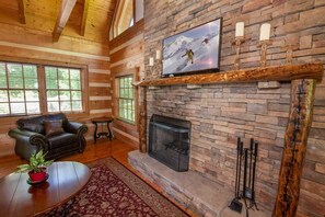 Smart TV, fireplace - Nature's Nest Bungalow (Seven Devils)