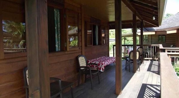 تناول الطعا م بالخارج