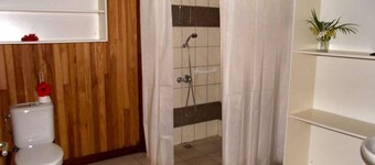 Moorea Surf BED AND Breakfast Hostel
