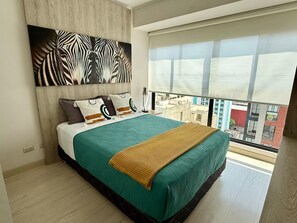 Unclassified image, 4 of 17, button - APT VIZUALE - LINCE (Lima)