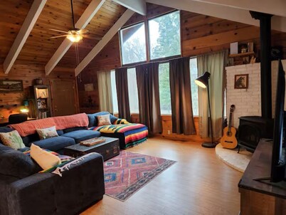 California Hot Springs Cabin Escape
