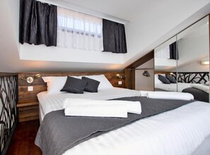 1 habitación, tabla de planchar con plancha, internet y ropa de cama 