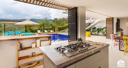 Amazing 5-bedroom condo in welcoming Arbelaez for your getaway