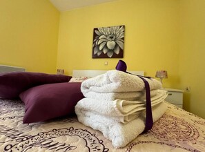 3 bedrooms, iron/ironing board, Internet, bed sheets