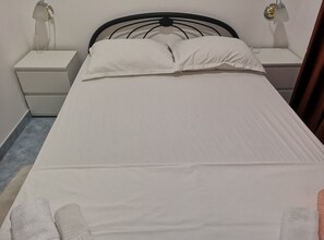 1 bedroom, iron/ironing board, Internet, bed sheets - Apartments Boris-Ivan - One bedroom apartment (Mali) (Vinisce)