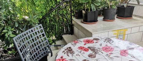 屋外ダイニングエリア