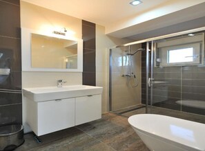 Shower, hair dryer, towels - Adriatic Villa Privlaka - Two bedroom Villa with pool (Privlaka)