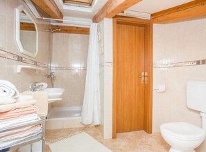 Towels - Apartments Macolić Rab - Two Bedroom Apartment With Terrace (B1) (Rab)