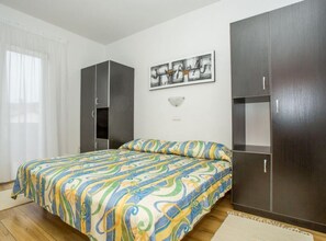 1 bedroom, Internet, bed sheets - Apartments Macolić Rab - One Bedroom Apartment With Terrace (C2) (Rab)
