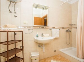 Douche, serviettes fournies