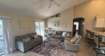 Coastal getaway 3 bedroom- 2 min walk to beach