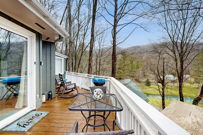 Tranquil Banner Elk Escape | Views, Pool & Slopes
