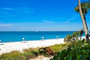 Beach - Stunning waterview condo w/ shared pool, hot tub, & private outdoor dining area (Naples)