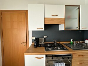 Private kitchen - Apartment 'Casa Mirandola Al Borghetto' with Wi-Fi (Vicenza)