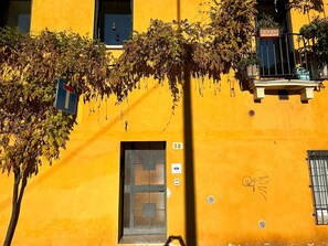 Exterior detail - Apartment 'Casa Mirandola Al Borghetto' with Wi-Fi (Vicenza)