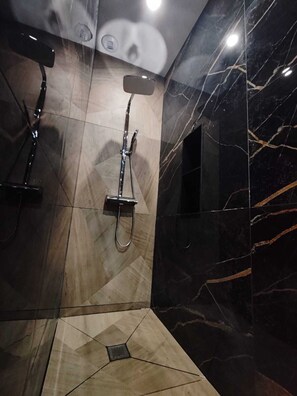 Bathroom - La Parenthèse Romantique (Sully-sur-Loire)