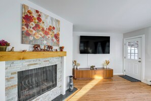 Interior - Walkable Adventure Base in Midtown Anchorage (Anchorage)