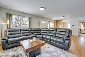 Living area - Walkable Adventure Base in Midtown Anchorage (Anchorage)