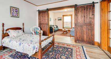 Parks, Pours & Lake Days: Walkable Geneva Wine Hub