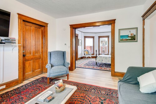 Parks, Pours & Lake Days: Walkable Geneva Wine Hub