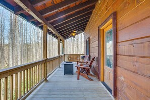 Terrace/patio - 4 Mi to Dtwn Blowing Rock! Family Haven w/ Hot Tub (Blowing Rock)