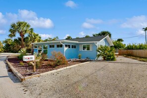 Exterior - Ground floor, dog-friendly home with access to beautiful Gulf beaches and trails (Sanibel)