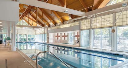 Bear Trap Glory Pools & Golf